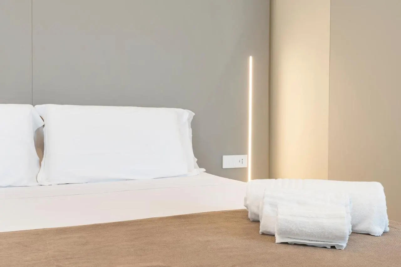 Dimora Duomo Hotel Naples 2*,