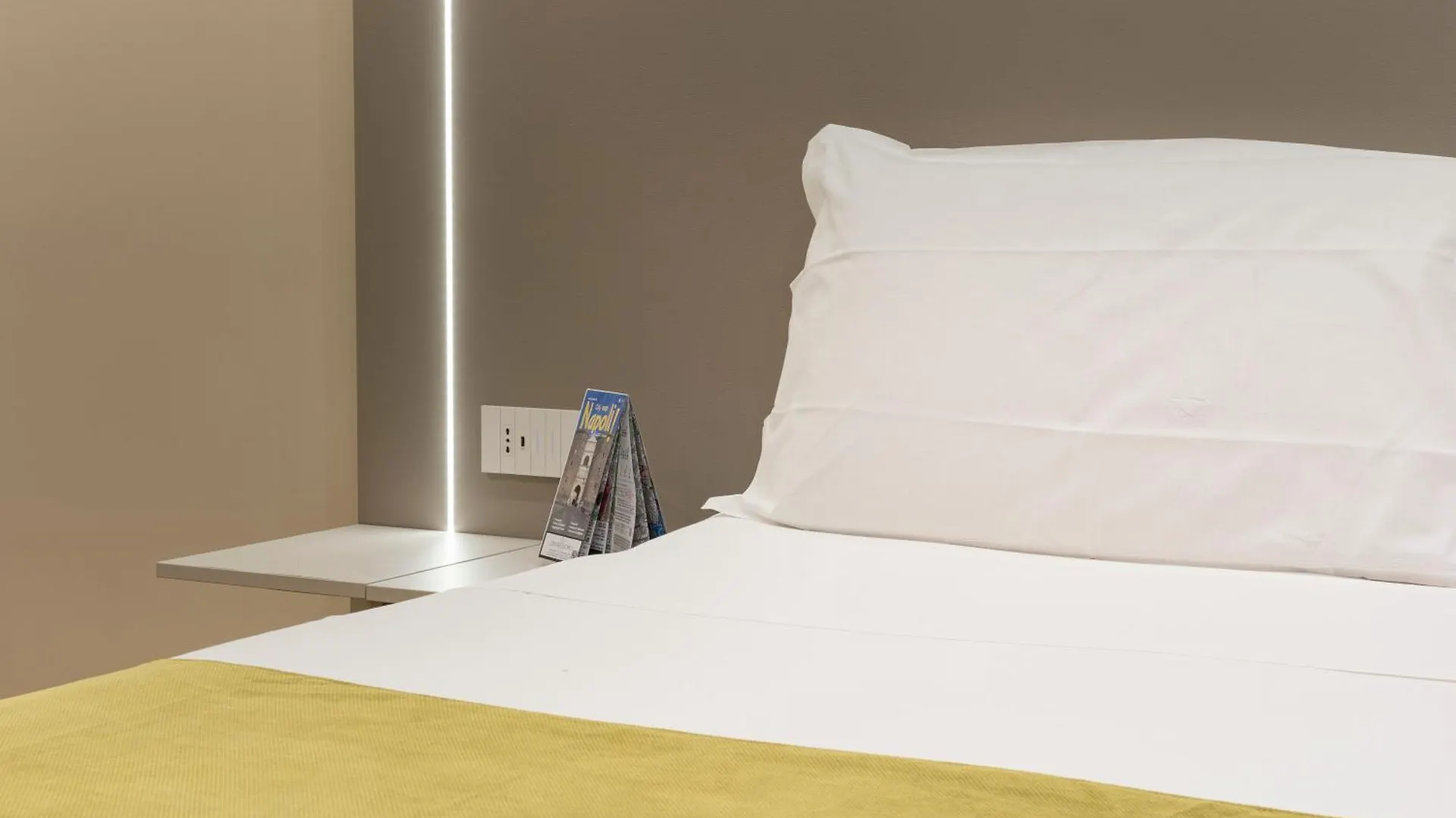 Dimora Duomo Hotel Naples 2*,