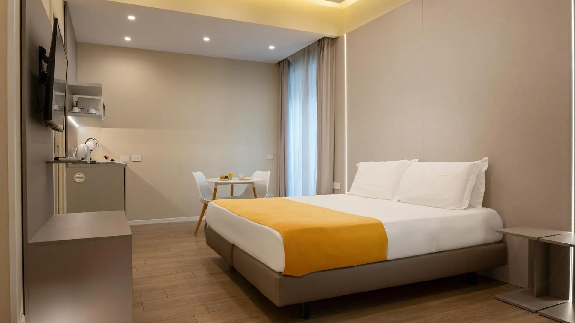 Dimora Duomo Hotel Naples 2*,